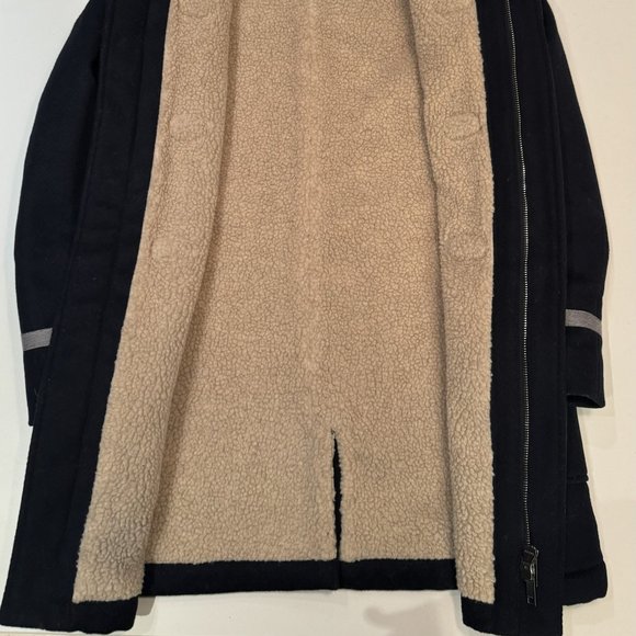 Gucci (Authentic)- Boys Navy Wool/ Cashmere Coat (Size 8) (worn once) - Picture 4 of 5